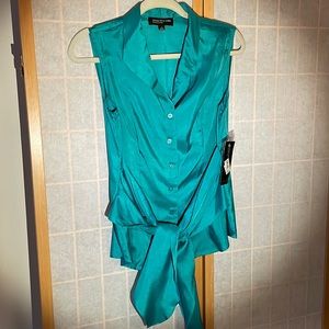 NWT Jones New York Seagreen Sleeveless Button Down With Tie, Size 6